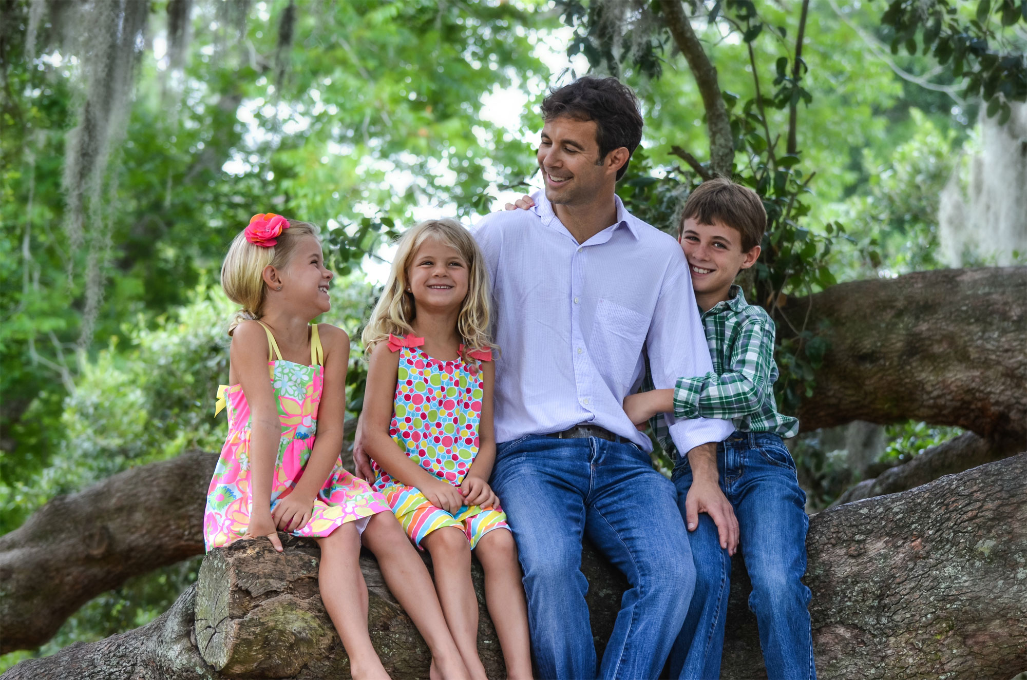 Dr. Cohen and his children enjoying some family time.